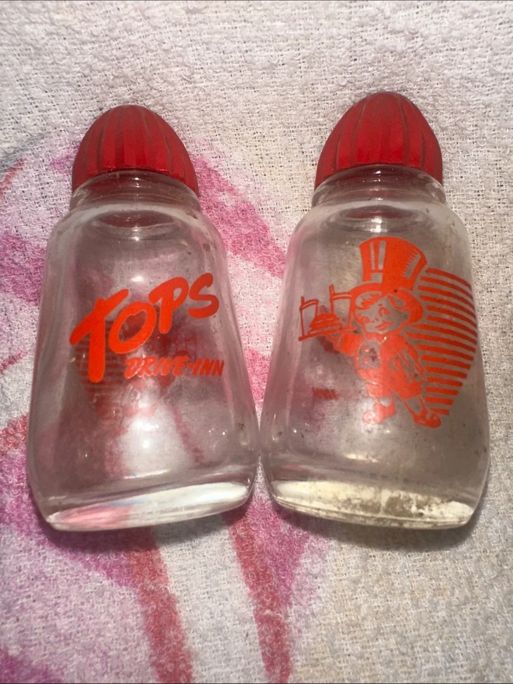 Vintage Red & clear glass Salt n Pepper Shaker Set by Topps Drive Inn 3.5 inche